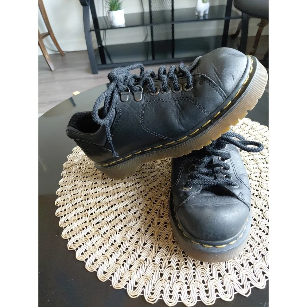 Dr. Martens Womwns Platforms Size 5